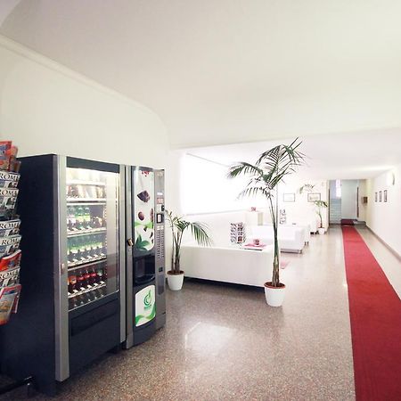 Guesthouse Holiday And Roma Esterno foto